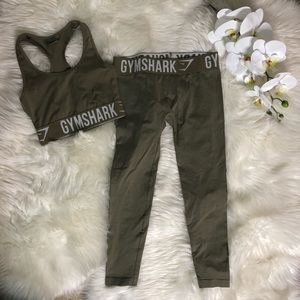 Olive green GYMSHARK workout set 🫒
